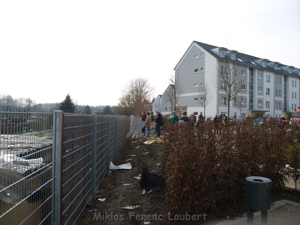 Gartenhaus in Koeln Vingst Nobelstr explodiert   P087.JPG